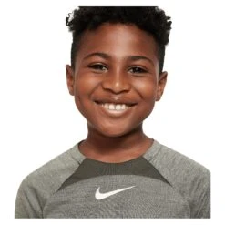 Nike Academy T-Shirt Kids Grün Weiss F325 7 Nike Academy T-Shirt Kids Grün Weiss F325 -shop.fupa.net shop 10236215 nike academy t shirt kids gruen weiss f325 2