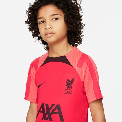 Nike Liverpool Strike Top Kinder 2022-2023 4 Nike Liverpool Strike Top Kinder 2022-2023 – Bild 2